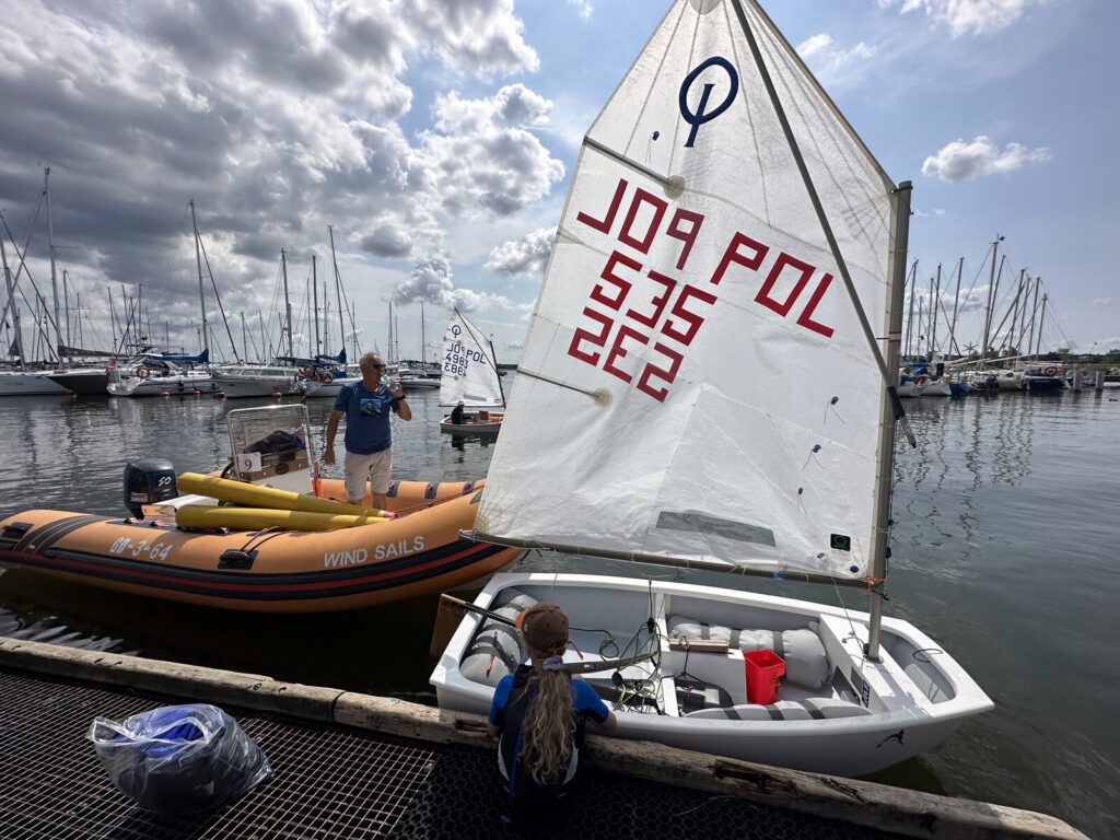 Nauka żeglowania — trening na wodzie
